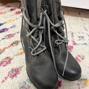 Sorel Black Lace Up Women's Boots